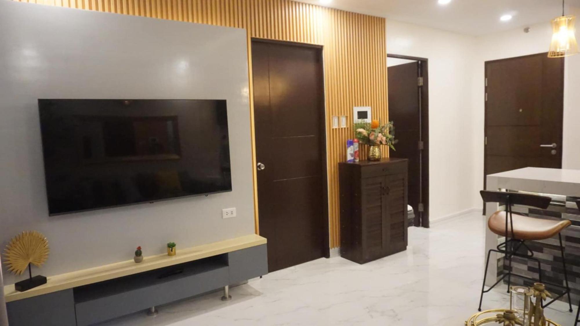 Deluxe Condo 2 Bedroom, 7Th Floor Room Bc In One Madison Tower 3, Megaworld Boulevard, Mandurriao Iloilo City, Philippines エクステリア 写真