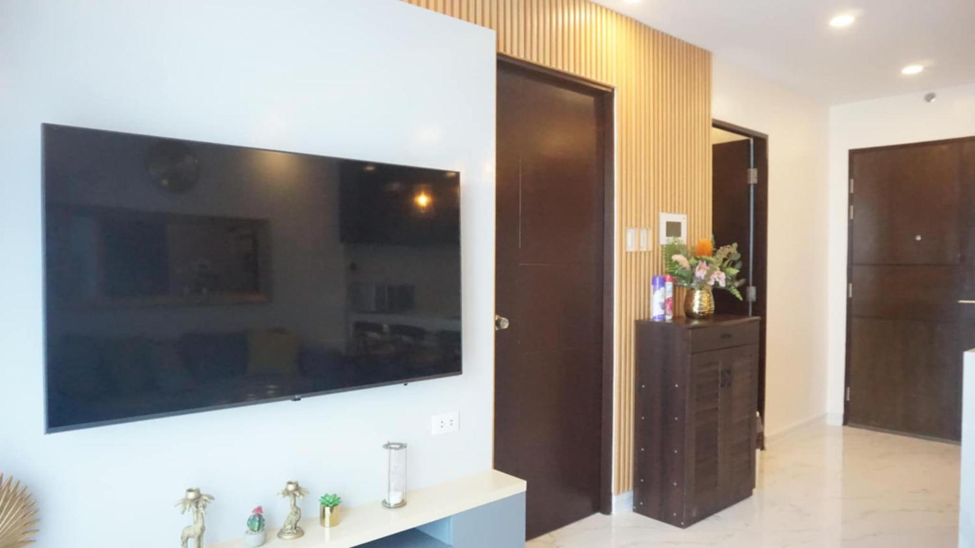 Deluxe Condo 2 Bedroom, 7Th Floor Room Bc In One Madison Tower 3, Megaworld Boulevard, Mandurriao Iloilo City, Philippines エクステリア 写真