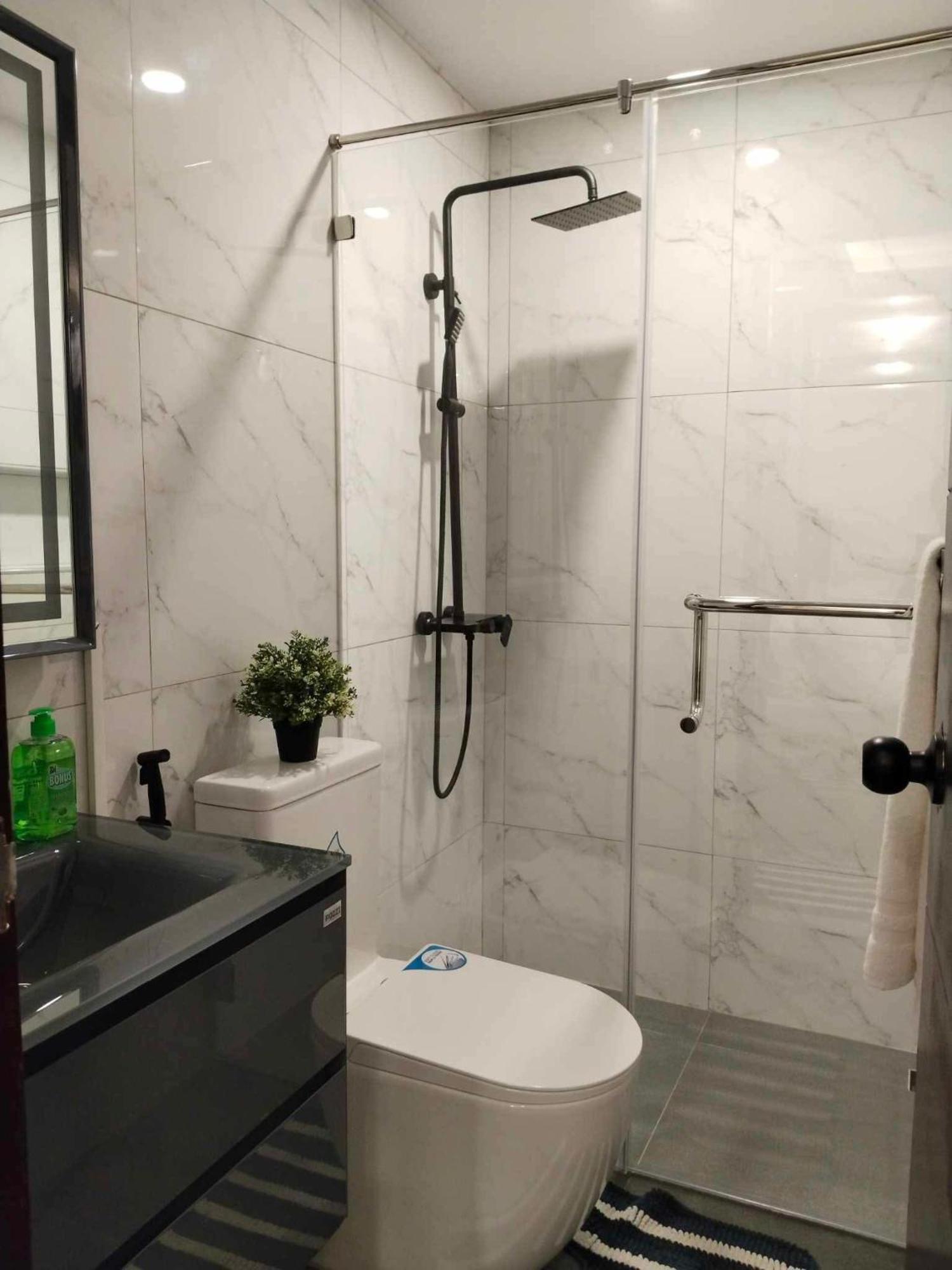 Deluxe Condo 2 Bedroom, 7Th Floor Room Bc In One Madison Tower 3, Megaworld Boulevard, Mandurriao Iloilo City, Philippines エクステリア 写真