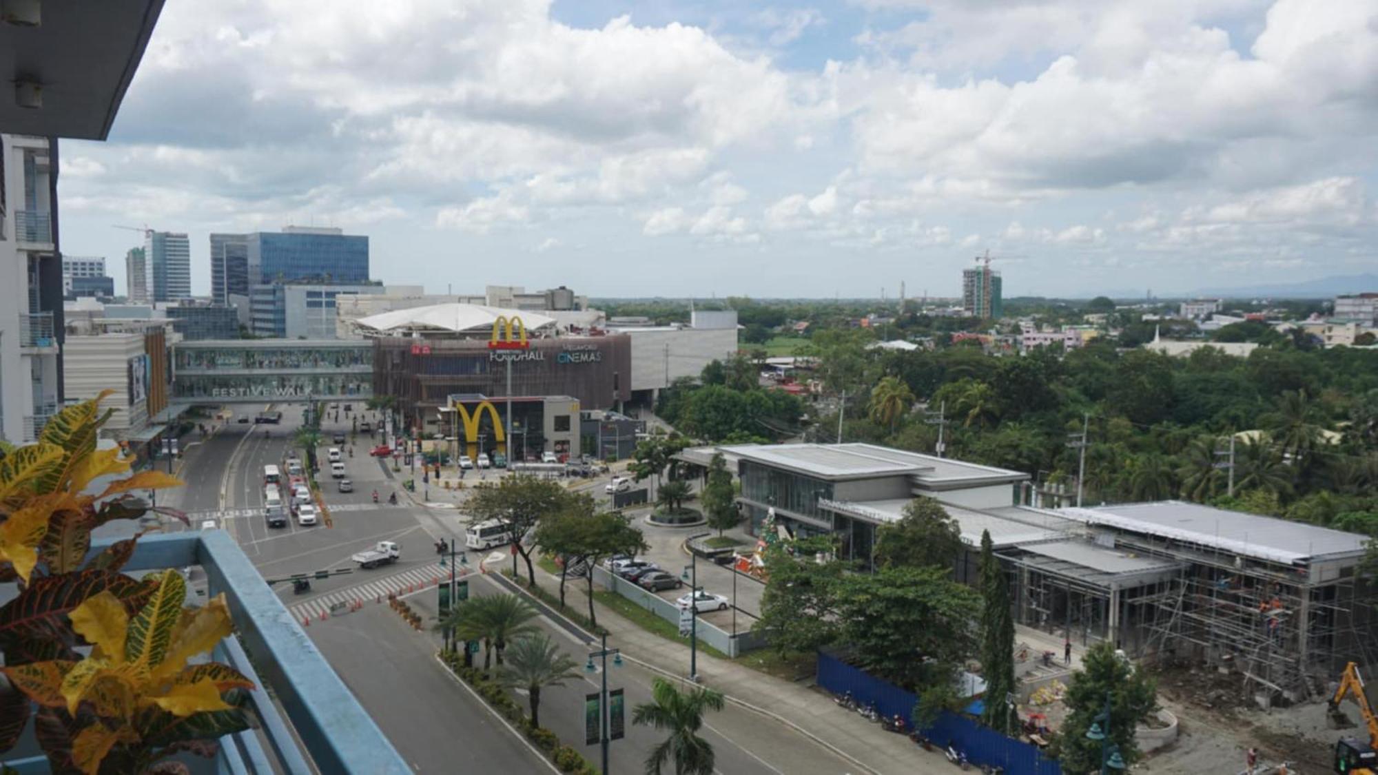 Deluxe Condo 2 Bedroom, 7Th Floor Room Bc In One Madison Tower 3, Megaworld Boulevard, Mandurriao Iloilo City, Philippines エクステリア 写真