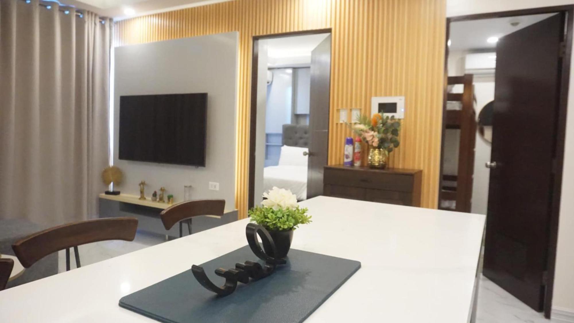 Deluxe Condo 2 Bedroom, 7Th Floor Room Bc In One Madison Tower 3, Megaworld Boulevard, Mandurriao Iloilo City, Philippines エクステリア 写真