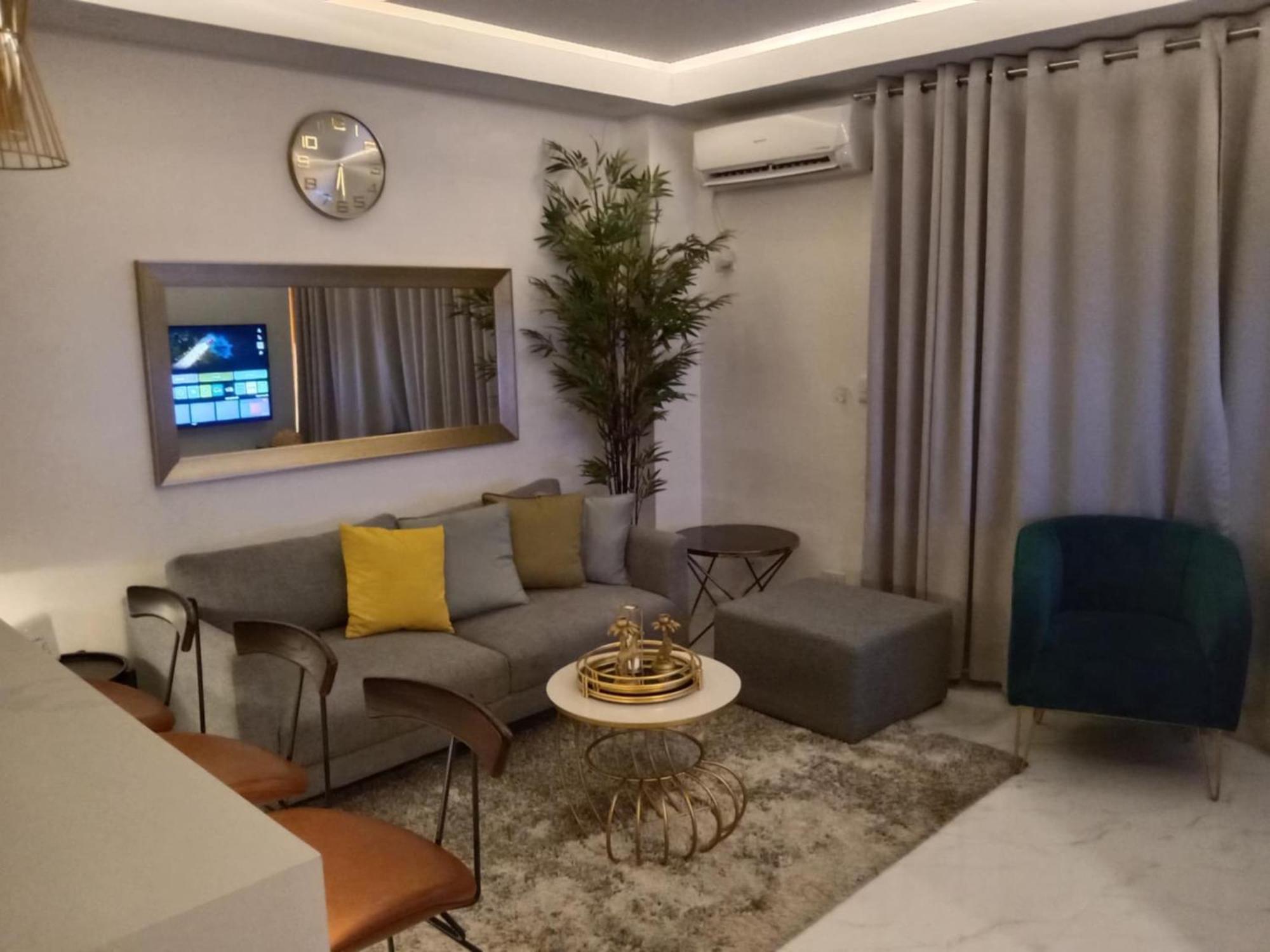 Deluxe Condo 2 Bedroom, 7Th Floor Room Bc In One Madison Tower 3, Megaworld Boulevard, Mandurriao Iloilo City, Philippines エクステリア 写真