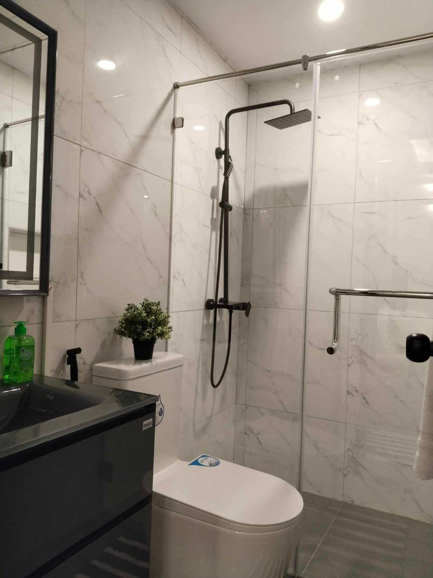 Deluxe Condo 2 Bedroom, 7Th Floor Room Bc In One Madison Tower 3, Megaworld Boulevard, Mandurriao Iloilo City, Philippines エクステリア 写真