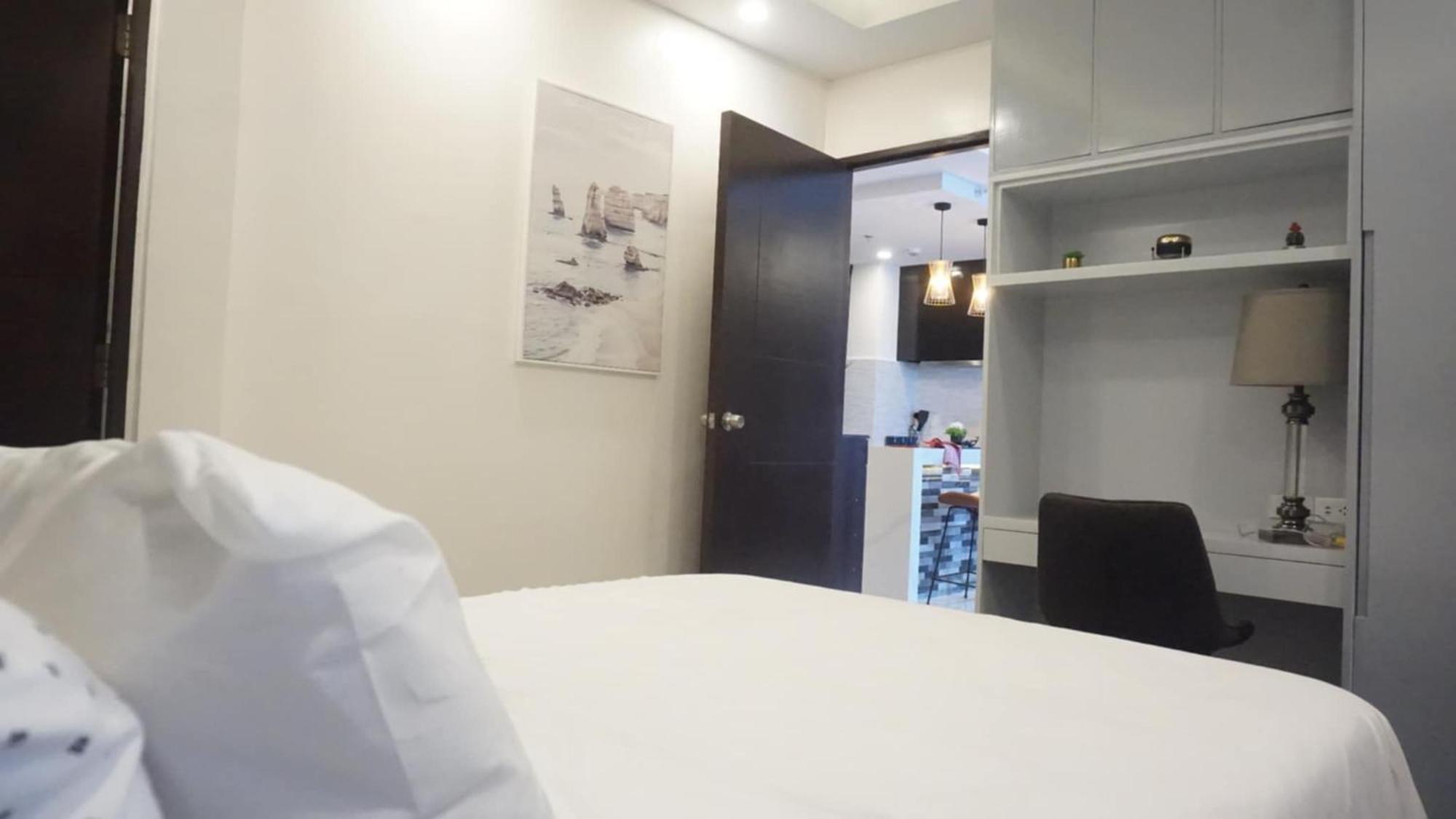 Deluxe Condo 2 Bedroom, 7Th Floor Room Bc In One Madison Tower 3, Megaworld Boulevard, Mandurriao Iloilo City, Philippines エクステリア 写真